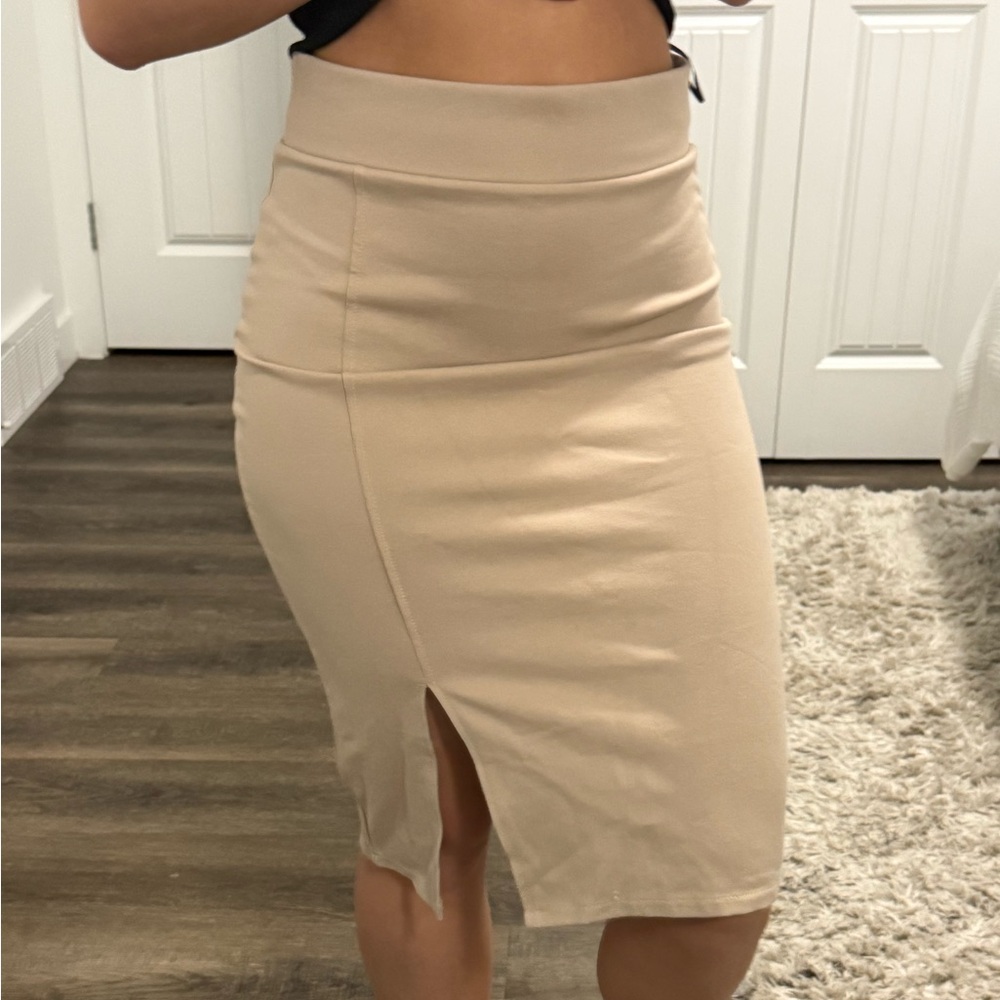 Elegant Tan Pencil Skirt
